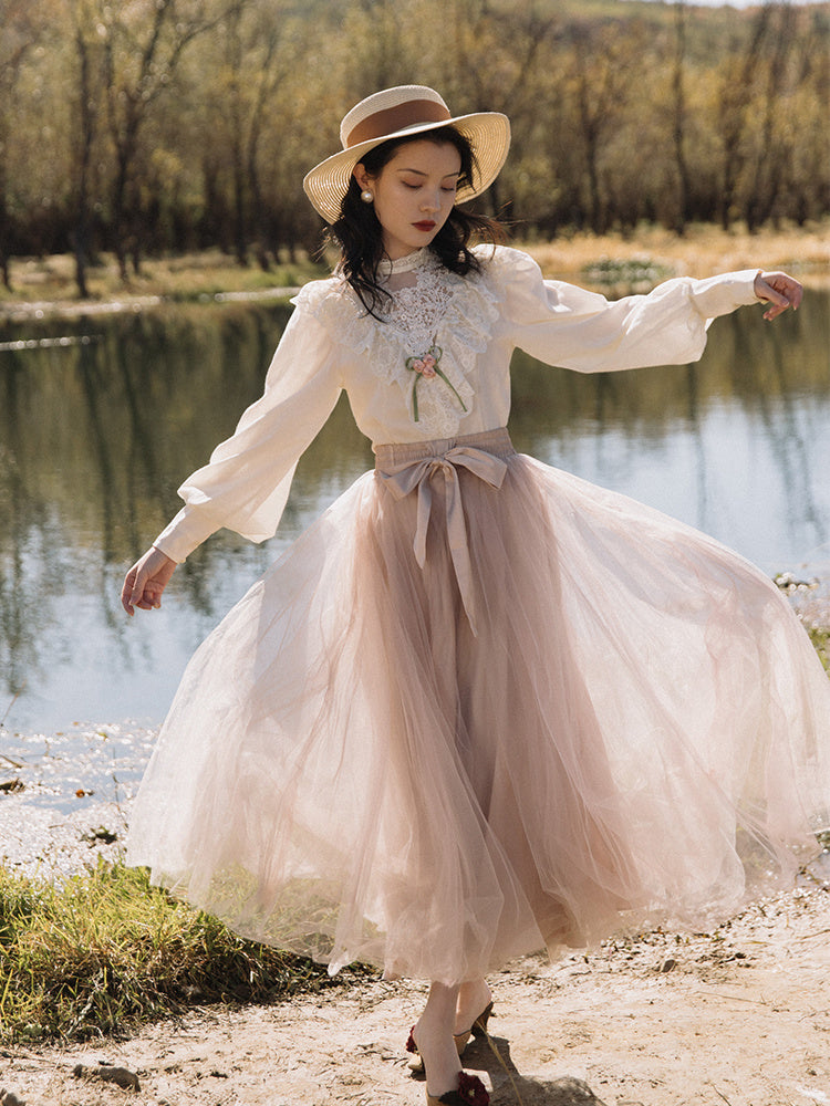 Palace Style Retro Dress With Vintage Lace Shirt