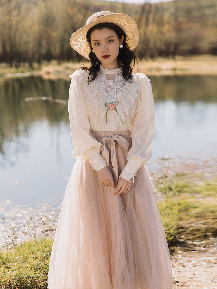 Palace Style Retro Dress With Vintage Lace Shirt